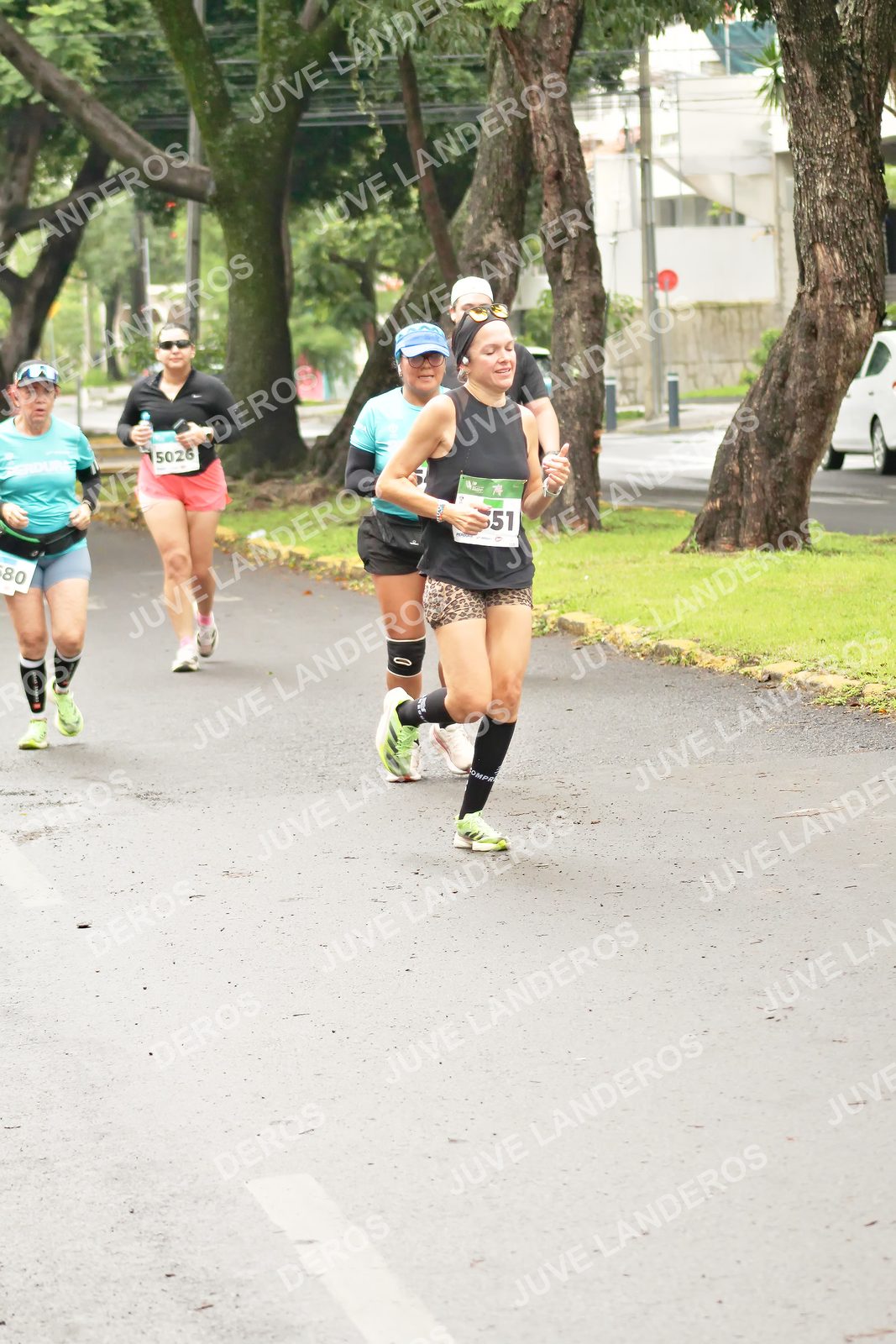 Foto del MEDIO MARATÓN ATLAS en Av. Patria, frente al Parque El Polvorín, Zapopan a las 08:55 · dorsal 51, 5026, 80