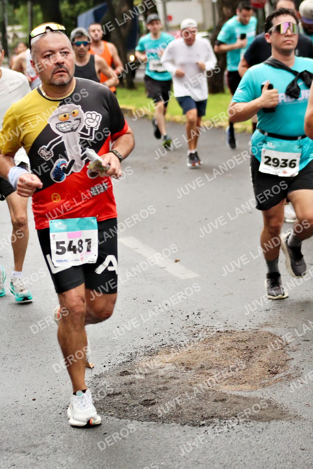 Foto del MEDIO MARATÓN ATLAS en Av. Patria, frente al Parque El Polvorín, Zapopan a las 08:20 · dorsal 2936, 5481, 5487
