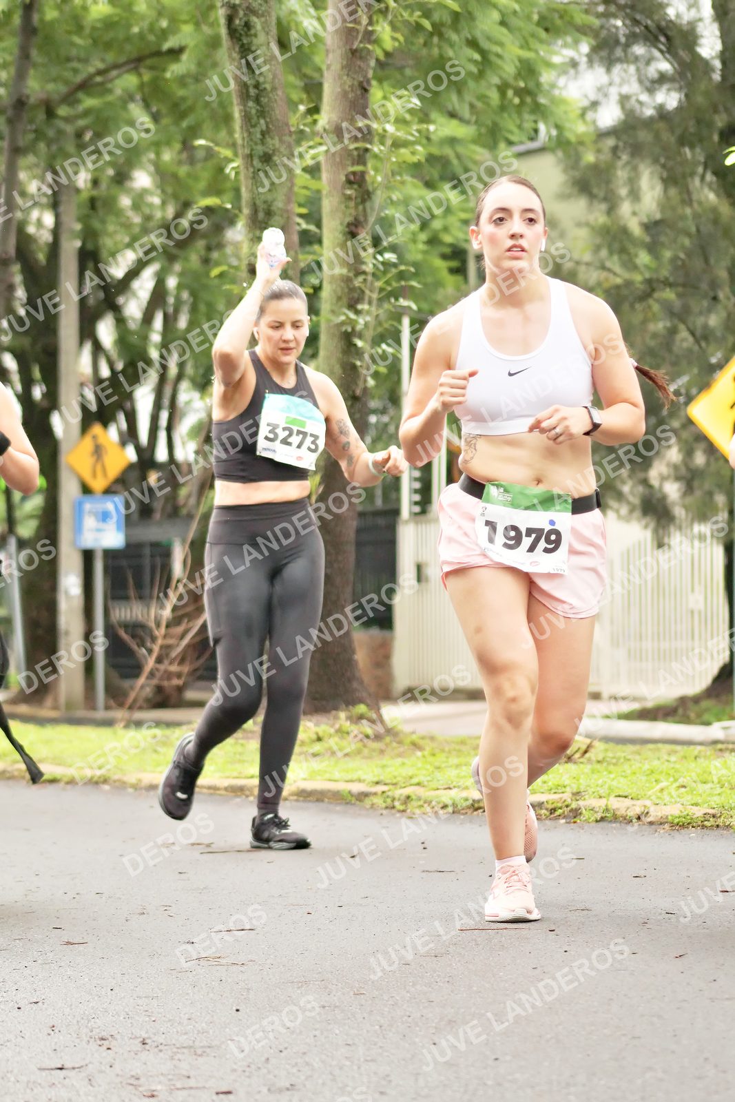 Foto del MEDIO MARATÓN ATLAS en Av. Patria, frente al Parque El Polvorín, Zapopan a las 08:47 · dorsal 3273, 1979