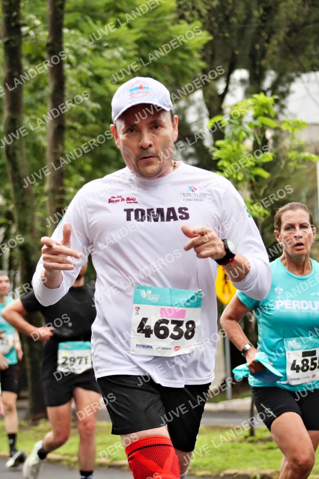 Foto del MEDIO MARATÓN ATLAS en Av. Patria, frente al Parque El Polvorín, Zapopan a las 08:18 · dorsal 4638, 2971