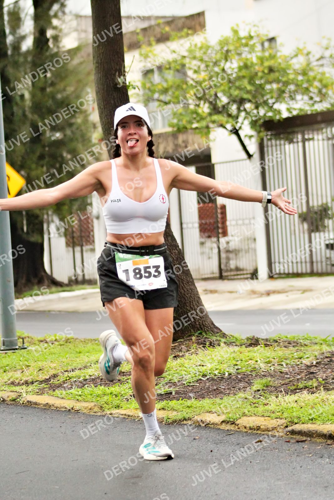 Foto del MEDIO MARATÓN ATLAS en Av. Patria, frente al Parque El Polvorín, Zapopan a las 08:07 · dorsal 1853