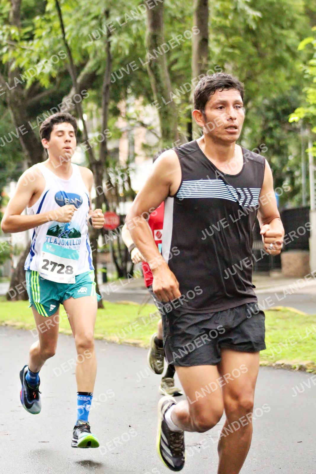 Foto del MEDIO MARATÓN ATLAS en Av. Patria, frente al Parque El Polvorín, Zapopan a las 08:07 · dorsal 2728