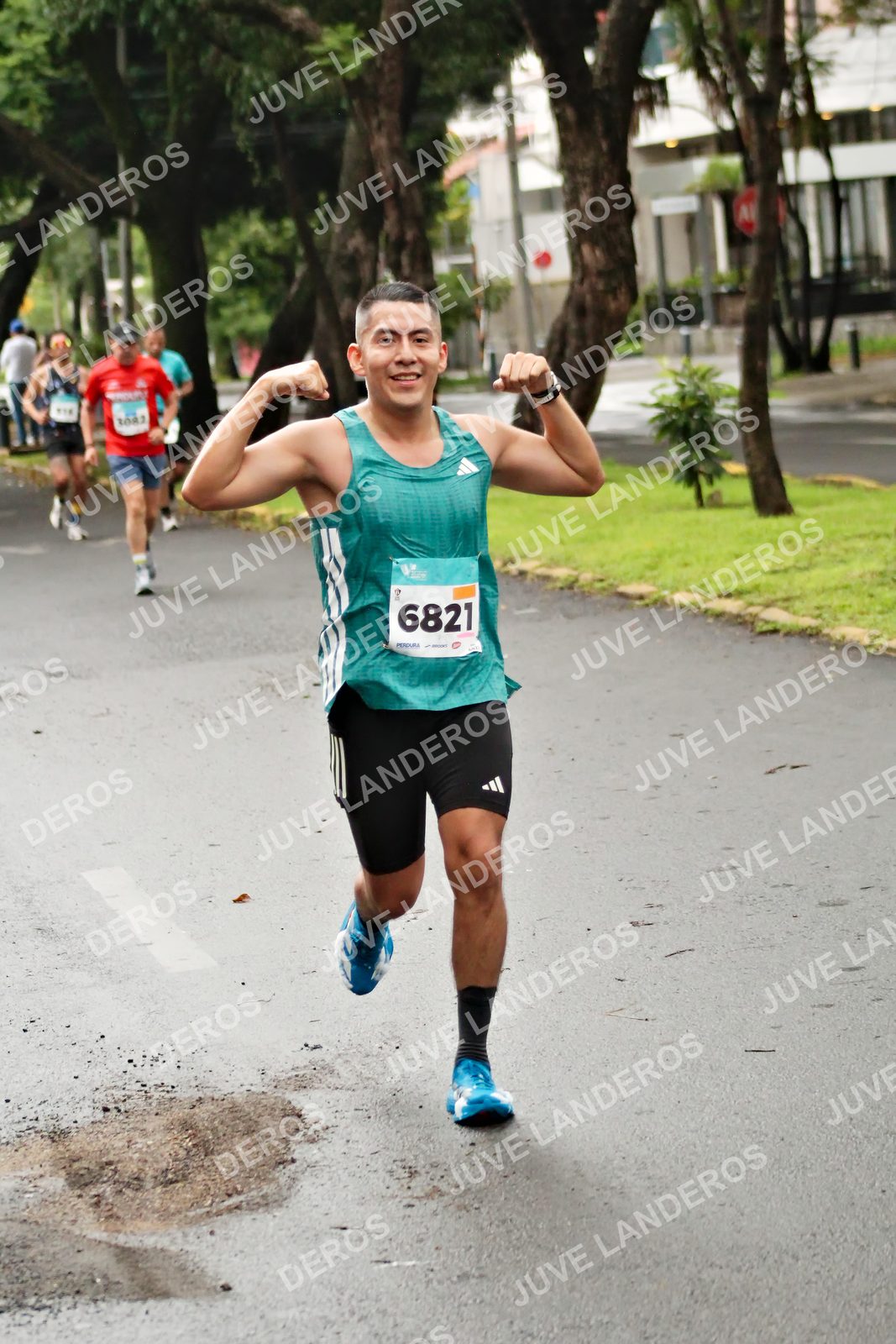 Foto del MEDIO MARATÓN ATLAS en Av. Patria, frente al Parque El Polvorín, Zapopan a las 08:10 · dorsal 6821