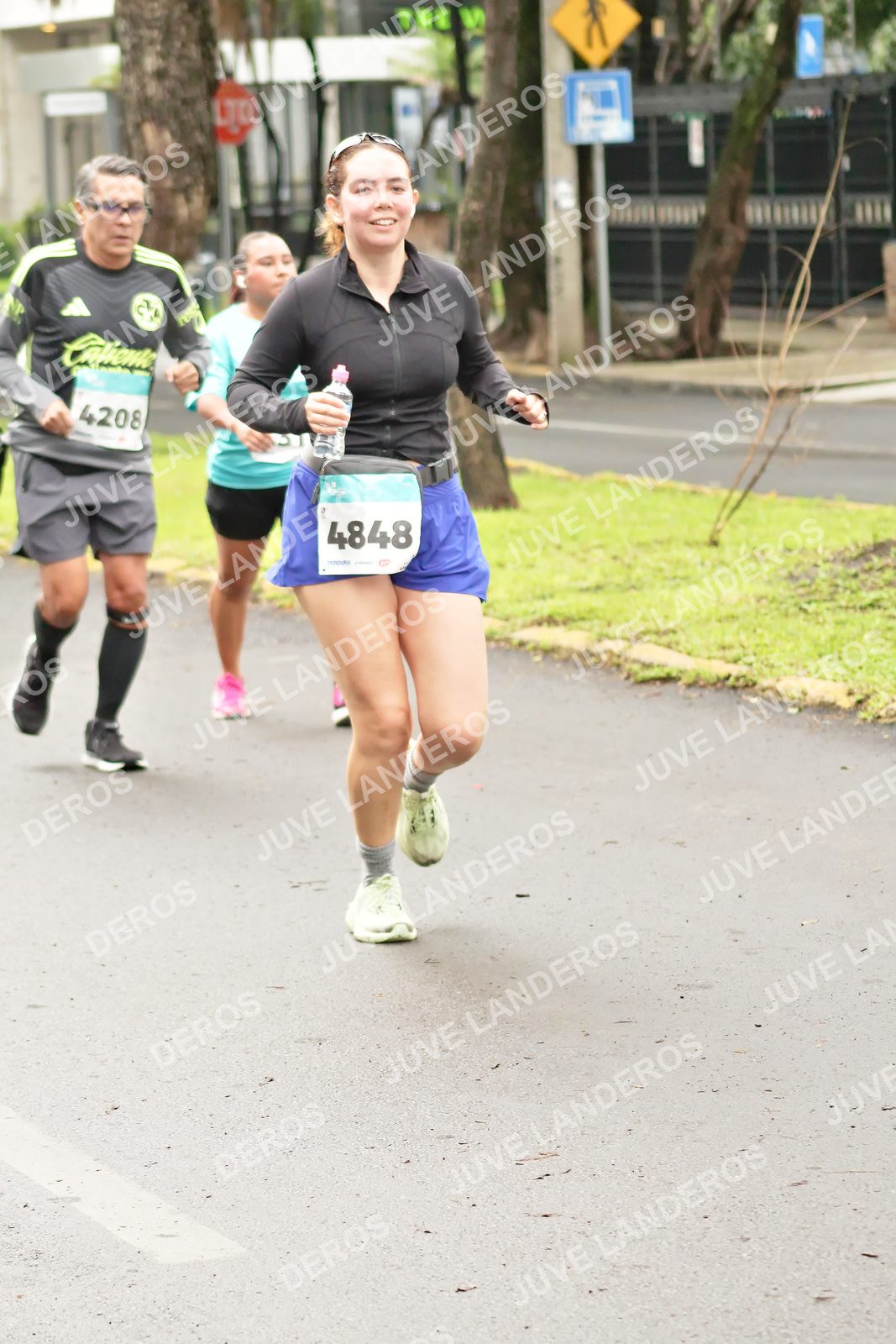 Foto del MEDIO MARATÓN ATLAS en Av. Patria, frente al Parque El Polvorín, Zapopan a las 08:49 · dorsal 4848, 4208