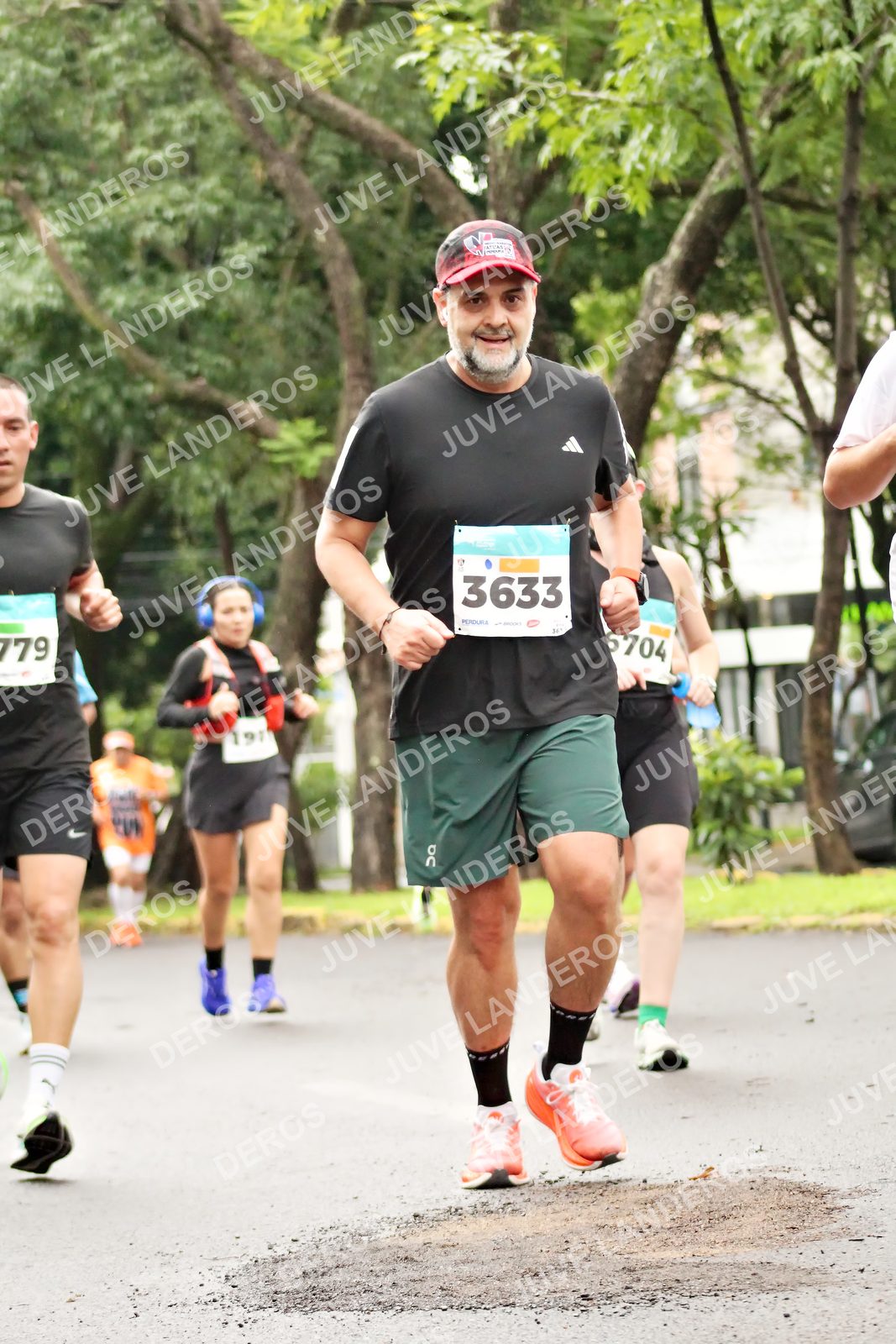 Foto del MEDIO MARATÓN ATLAS en Av. Patria, frente al Parque El Polvorín, Zapopan a las 08:41 · dorsal 3633, 779, 6704