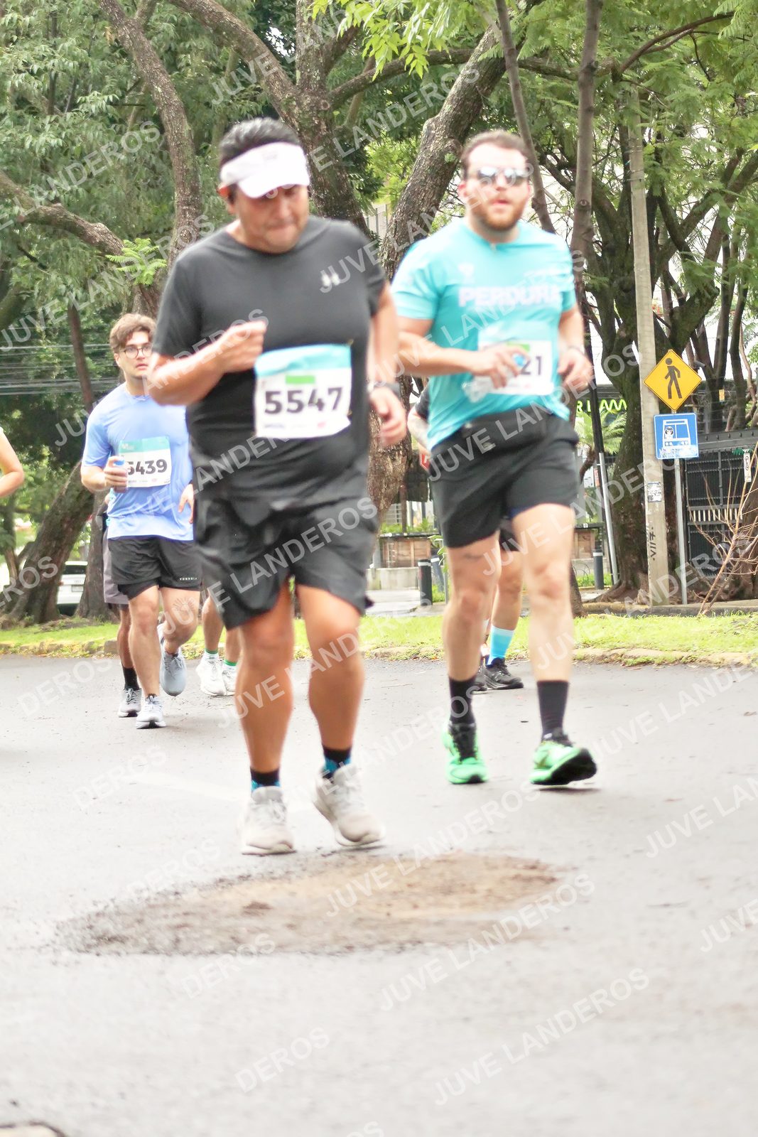 Foto del MEDIO MARATÓN ATLAS en Av. Patria, frente al Parque El Polvorín, Zapopan a las 08:45 · dorsal 5547, 21, 5439