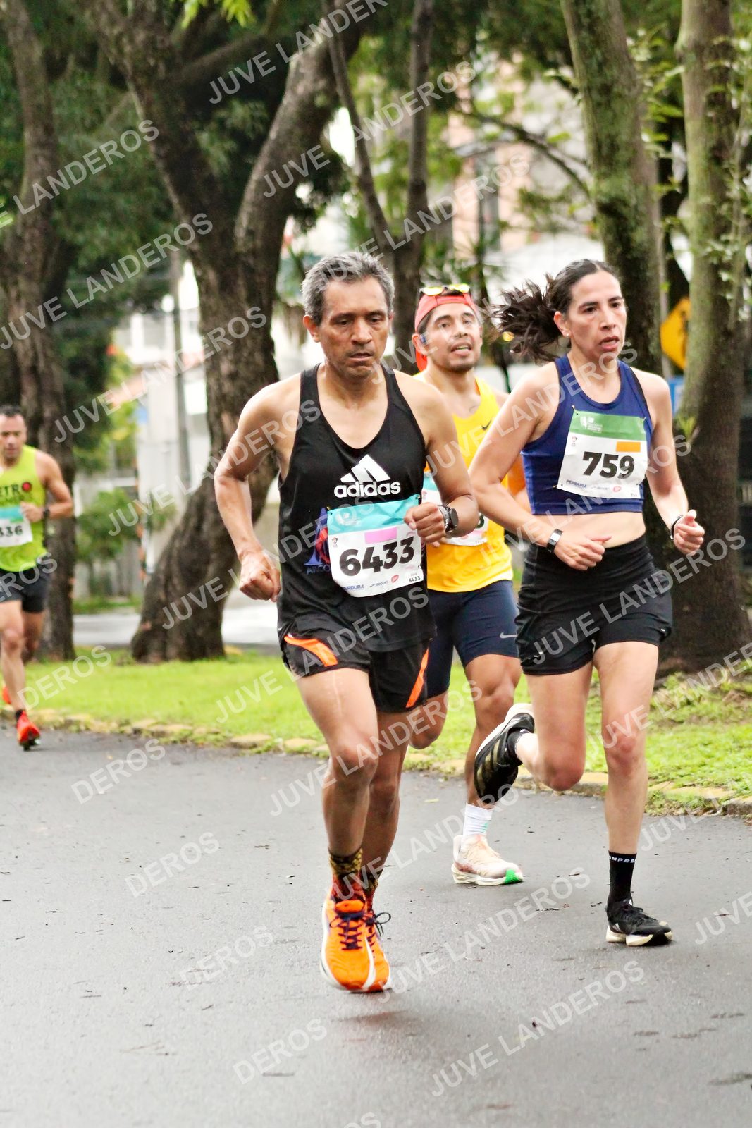 Foto del MEDIO MARATÓN ATLAS en Av. Patria, frente al Parque El Polvorín, Zapopan a las 08:04 · dorsal 759, 6433
