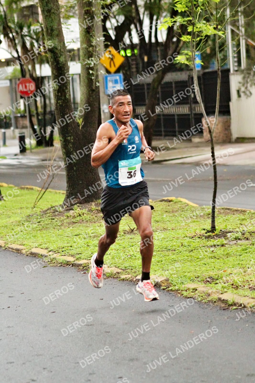 Foto del MEDIO MARATÓN ATLAS en Av. Patria, frente al Parque El Polvorín, Zapopan a las 07:54 · dorsal 36