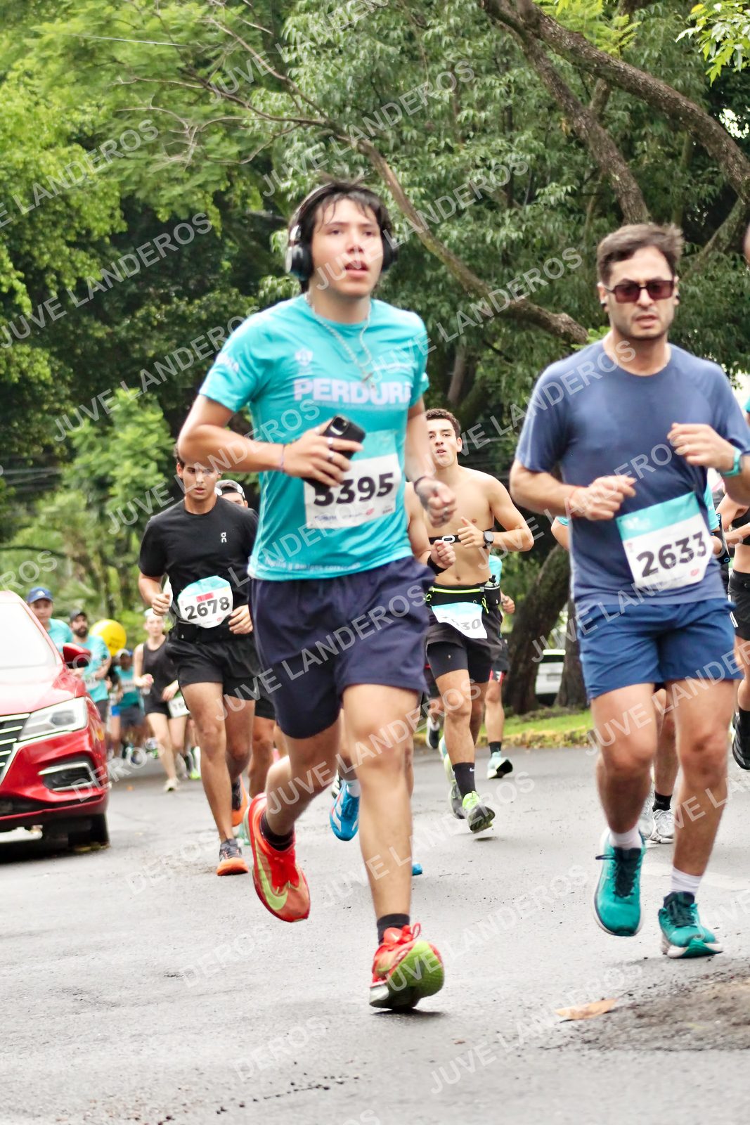 Foto del MEDIO MARATÓN ATLAS en Av. Patria, frente al Parque El Polvorín, Zapopan a las 08:28 · dorsal 2633, 2678, 3395, 30