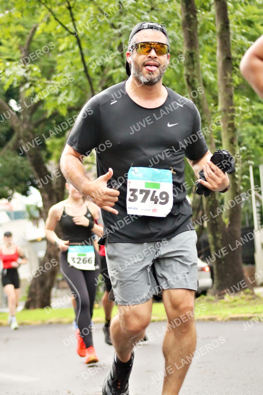 Foto del MEDIO MARATÓN ATLAS en Av. Patria, frente al Parque El Polvorín, Zapopan a las 08:33 · dorsal 3749, 3266