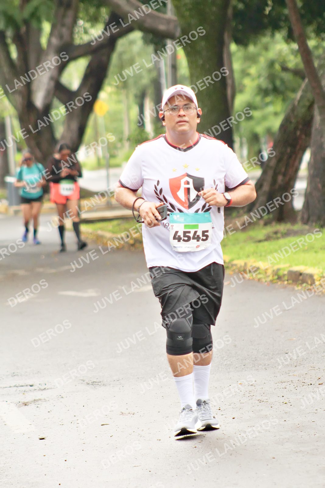 Foto del MEDIO MARATÓN ATLAS en Av. Patria, frente al Parque El Polvorín, Zapopan a las 09:02 · dorsal 4545