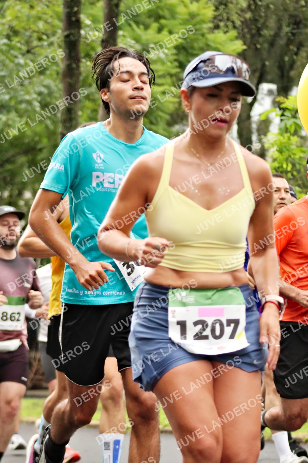Foto del MEDIO MARATÓN ATLAS en Av. Patria, frente al Parque El Polvorín, Zapopan a las 08:22 · dorsal 1207, 862, 3