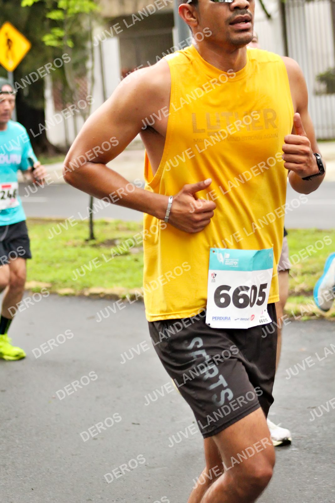 Foto del MEDIO MARATÓN ATLAS en Av. Patria, frente al Parque El Polvorín, Zapopan a las 08:20 · dorsal 6605, 246