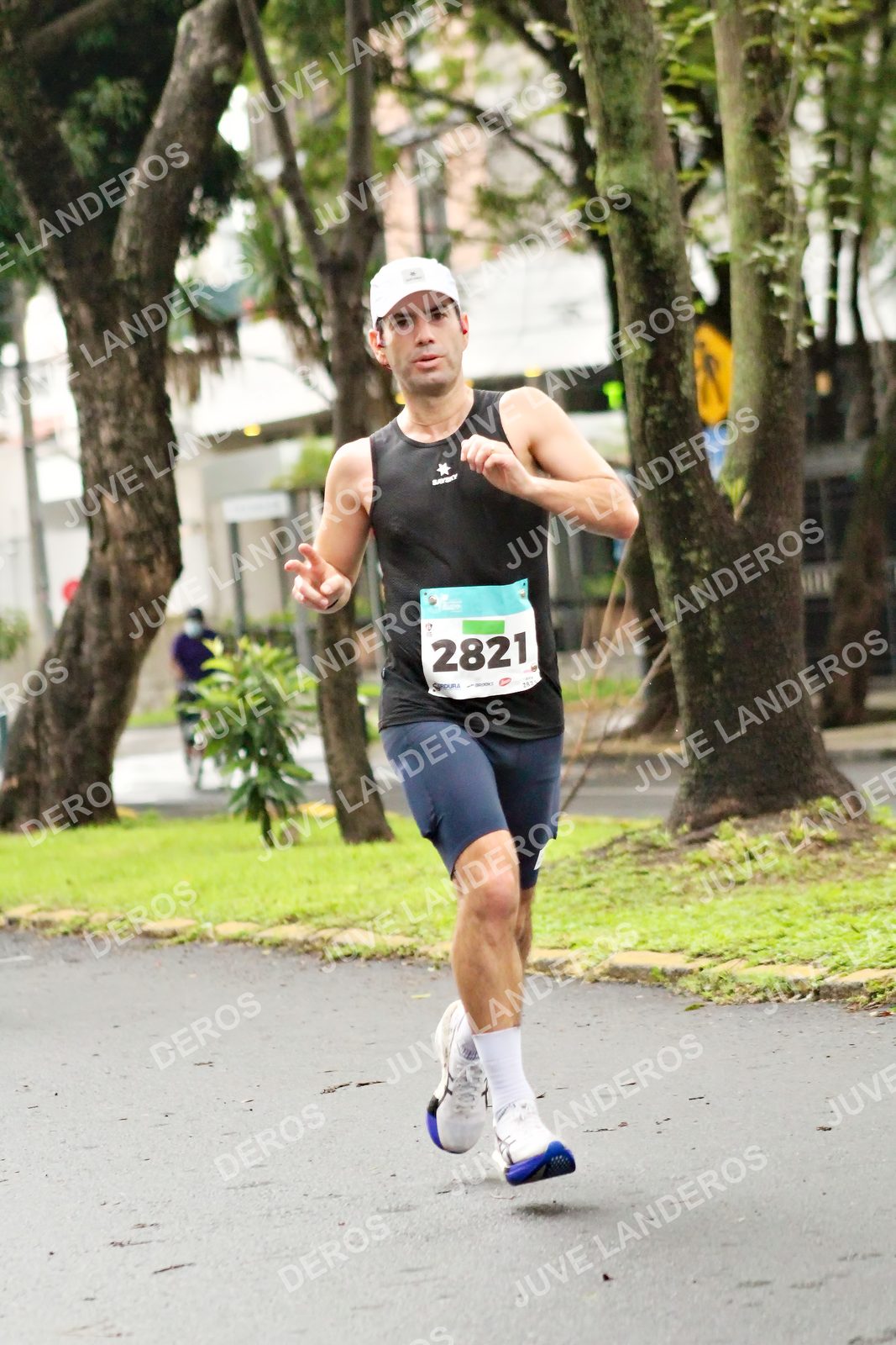 Foto del MEDIO MARATÓN ATLAS en Av. Patria, frente al Parque El Polvorín, Zapopan a las 08:08 · dorsal 2821
