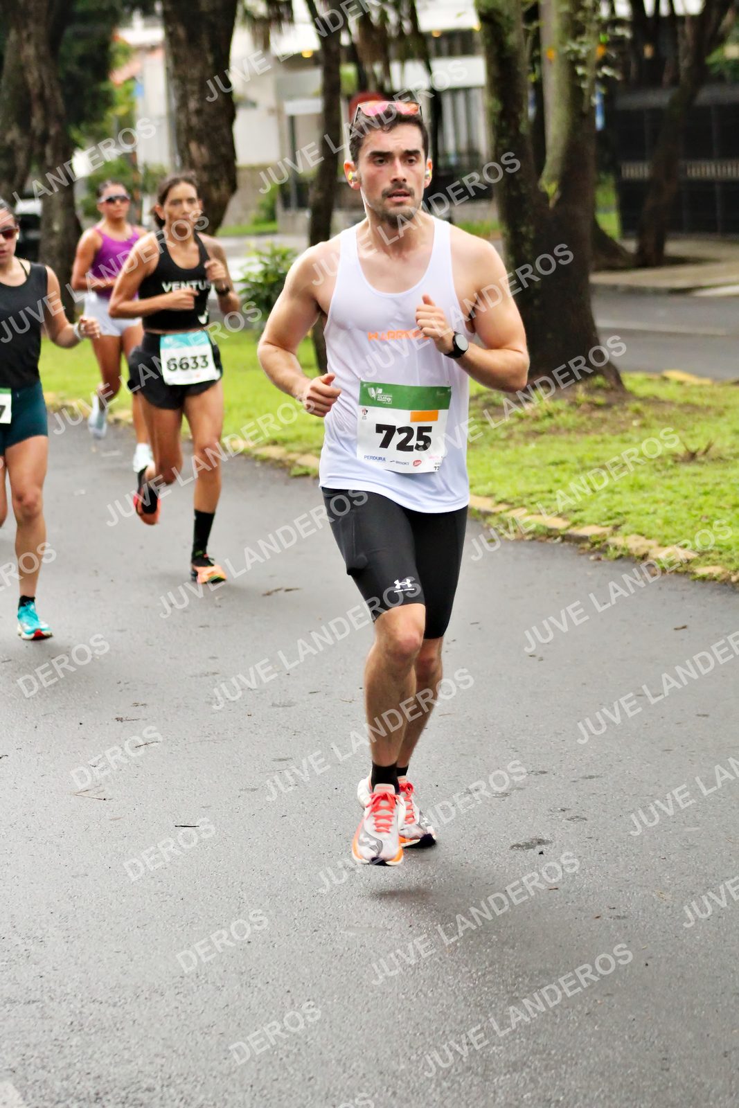 Foto del MEDIO MARATÓN ATLAS en Av. Patria, frente al Parque El Polvorín, Zapopan a las 08:09 · dorsal 725, 6633