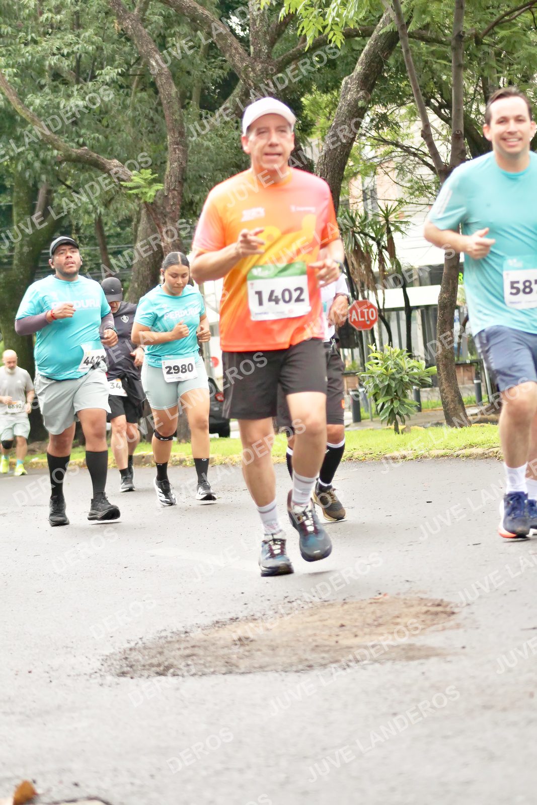 Foto del MEDIO MARATÓN ATLAS en Av. Patria, frente al Parque El Polvorín, Zapopan a las 08:45 · dorsal 2980, 1402, 34, 6592