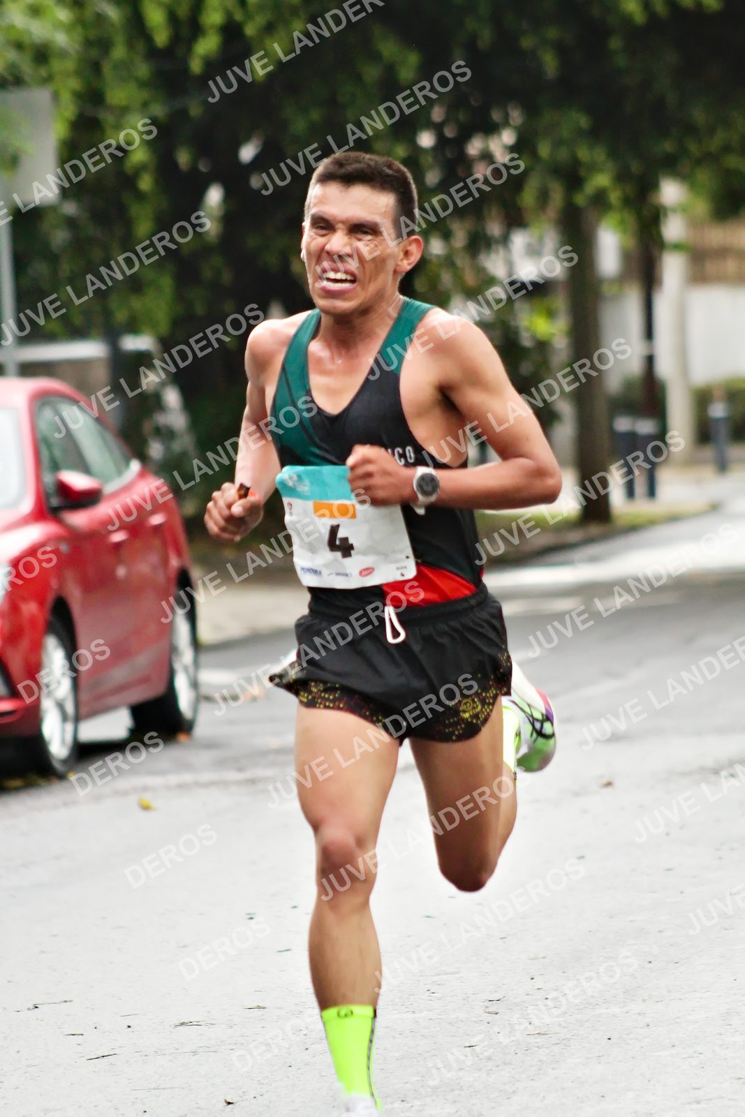 Foto del MEDIO MARATÓN ATLAS en Av. Patria, frente al Parque El Polvorín, Zapopan a las 07:52 · dorsal 4