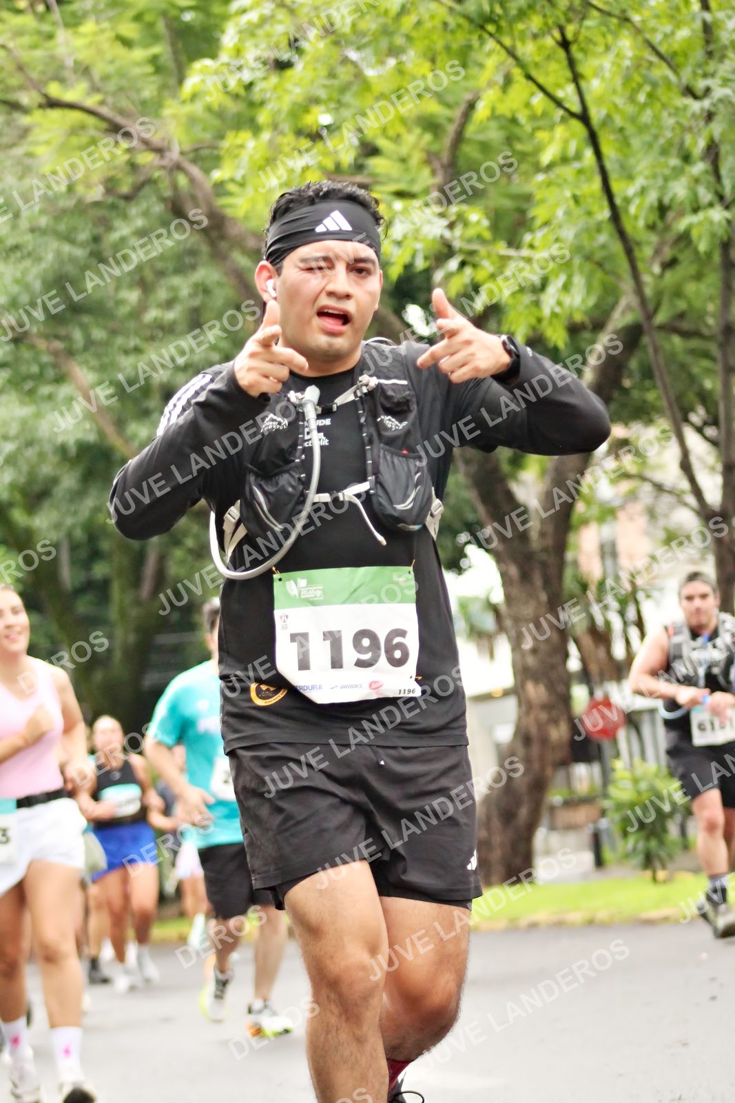 Foto del MEDIO MARATÓN ATLAS en Av. Patria, frente al Parque El Polvorín, Zapopan a las 08:42 · dorsal 1196