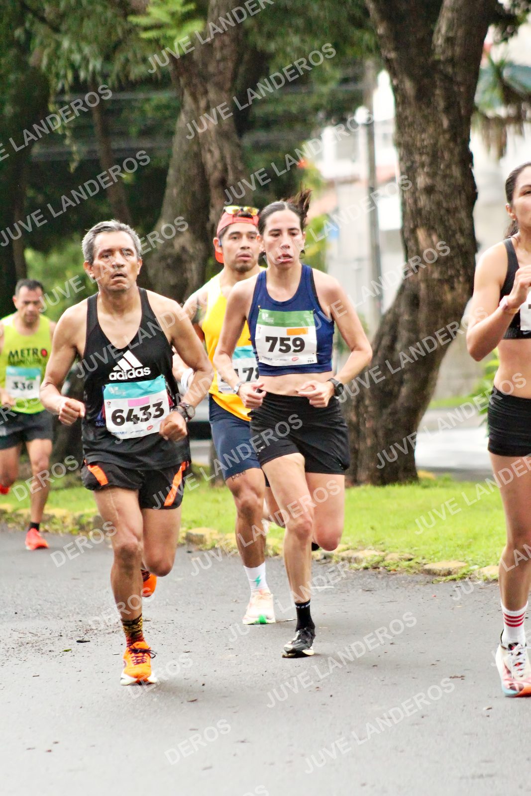 Foto del MEDIO MARATÓN ATLAS en Av. Patria, frente al Parque El Polvorín, Zapopan a las 08:04 · dorsal 759, 6433, 336, 7