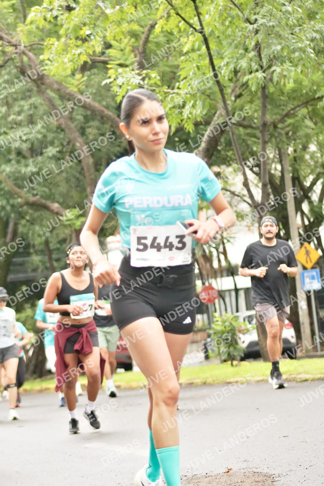 Foto del MEDIO MARATÓN ATLAS en Av. Patria, frente al Parque El Polvorín, Zapopan a las 08:43 · dorsal 5443, 7