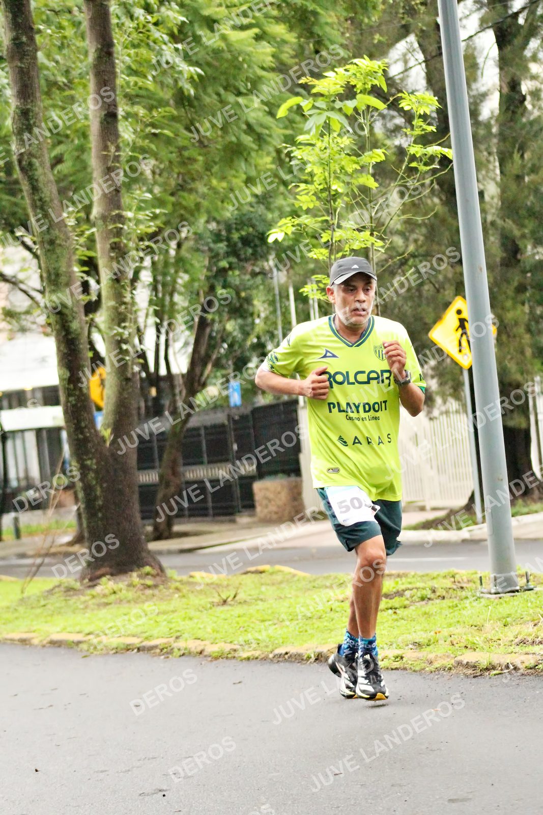 Foto del MEDIO MARATÓN ATLAS en Av. Patria, frente al Parque El Polvorín, Zapopan a las 08:08 · dorsal 50