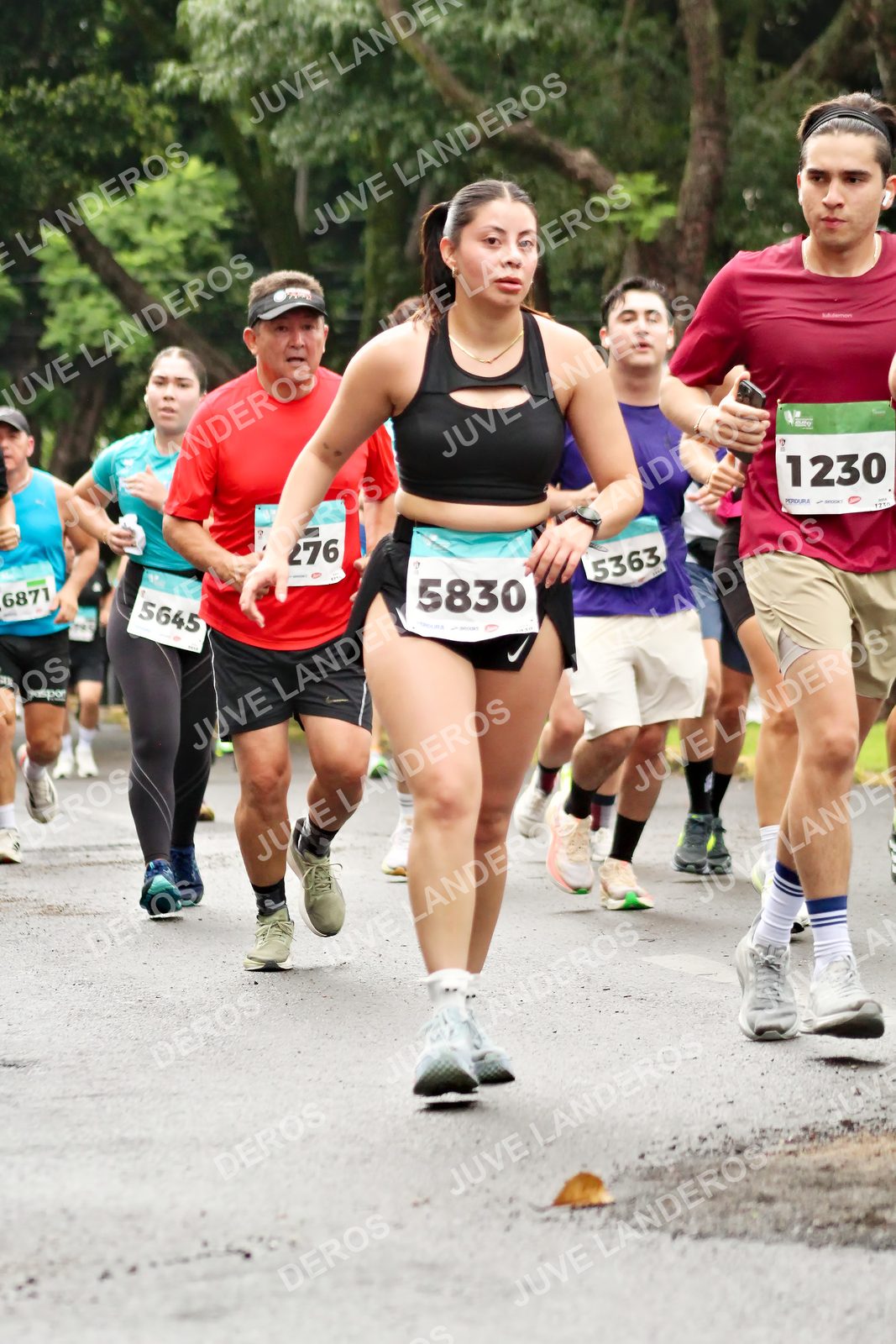 Foto del MEDIO MARATÓN ATLAS en Av. Patria, frente al Parque El Polvorín, Zapopan a las 08:35 · dorsal 5830, 1230, 5363, 5645