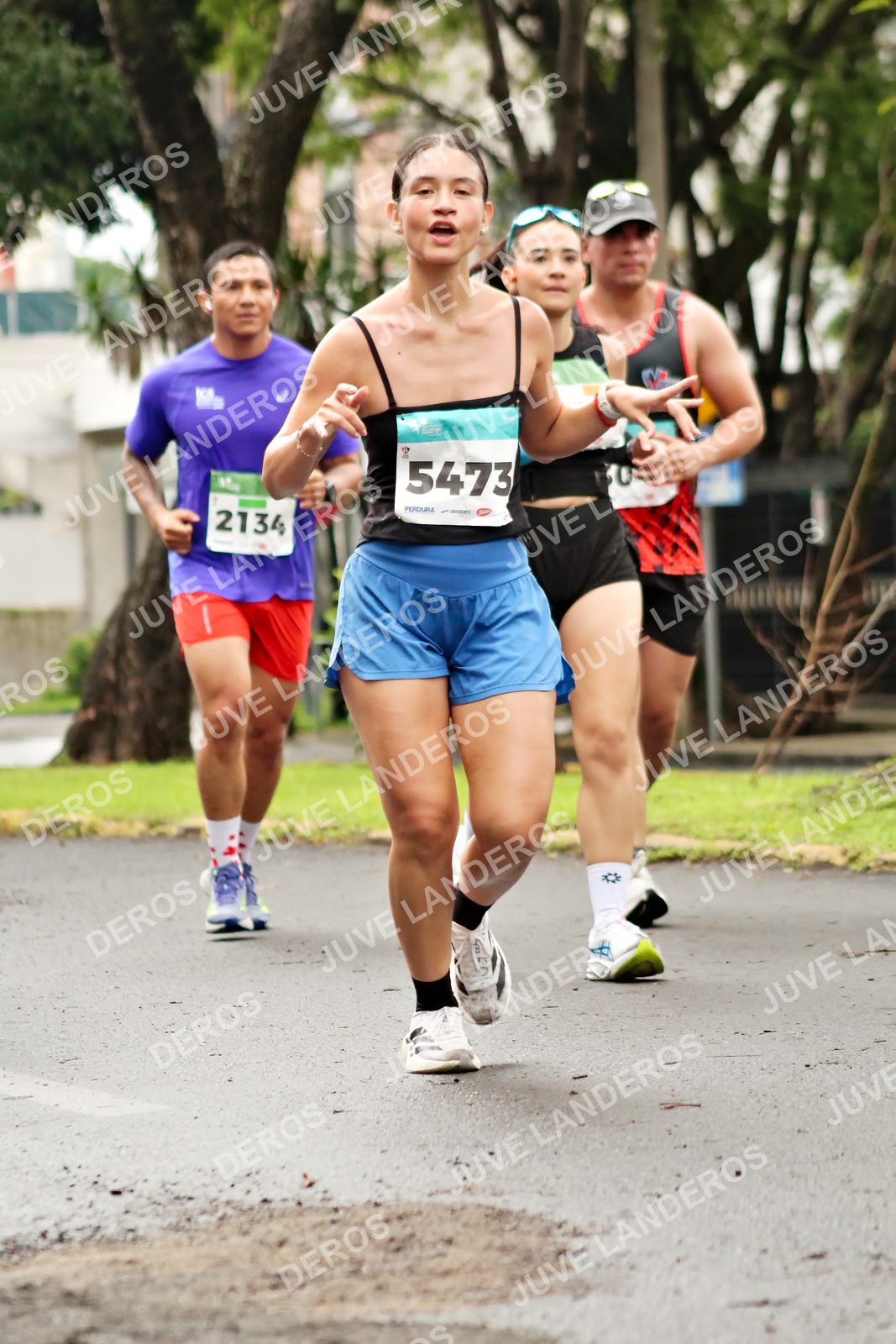 Foto del MEDIO MARATÓN ATLAS en Av. Patria, frente al Parque El Polvorín, Zapopan a las 08:33 · dorsal 5473, 2134