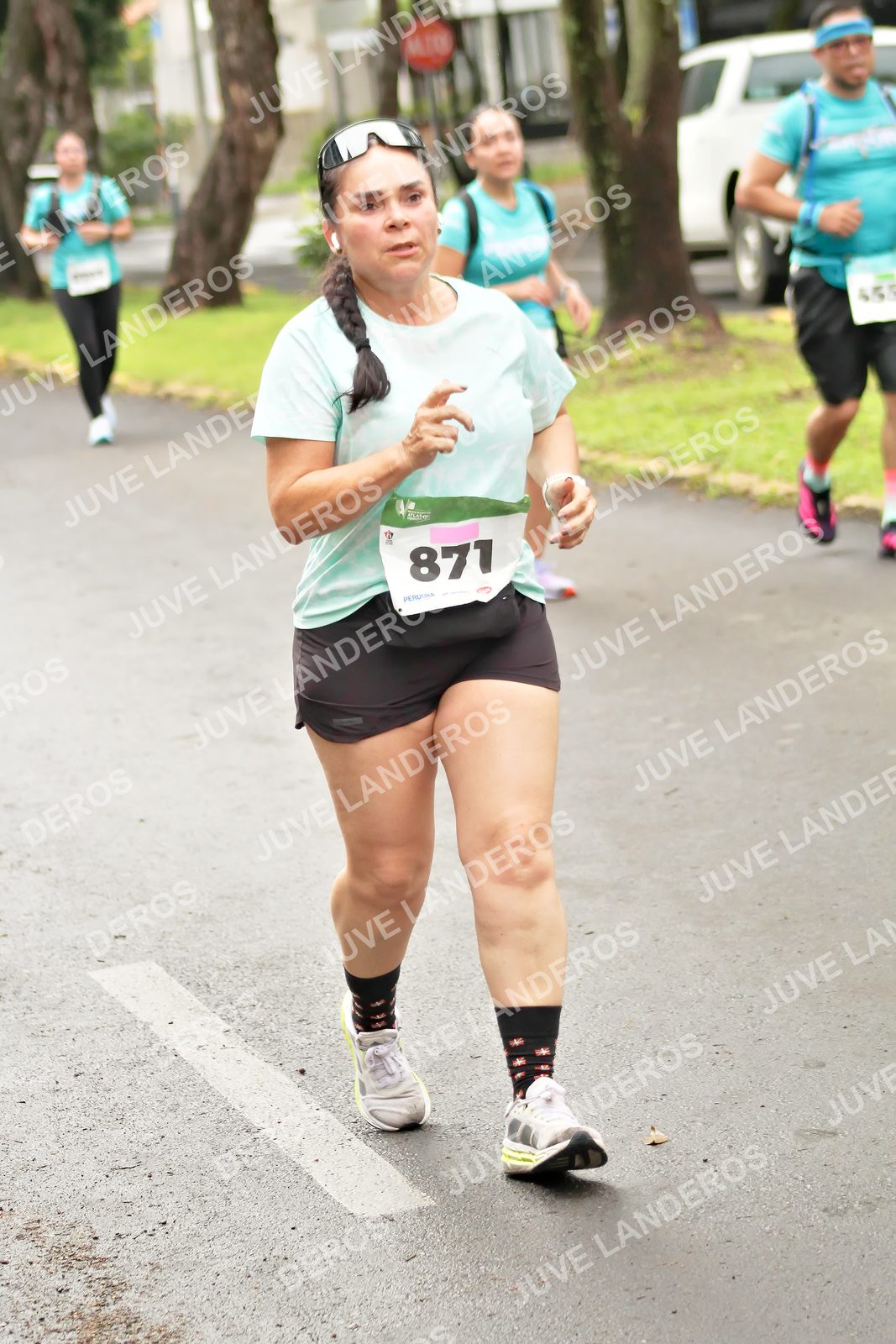 Foto del MEDIO MARATÓN ATLAS en Av. Patria, frente al Parque El Polvorín, Zapopan a las 08:57 · dorsal 871