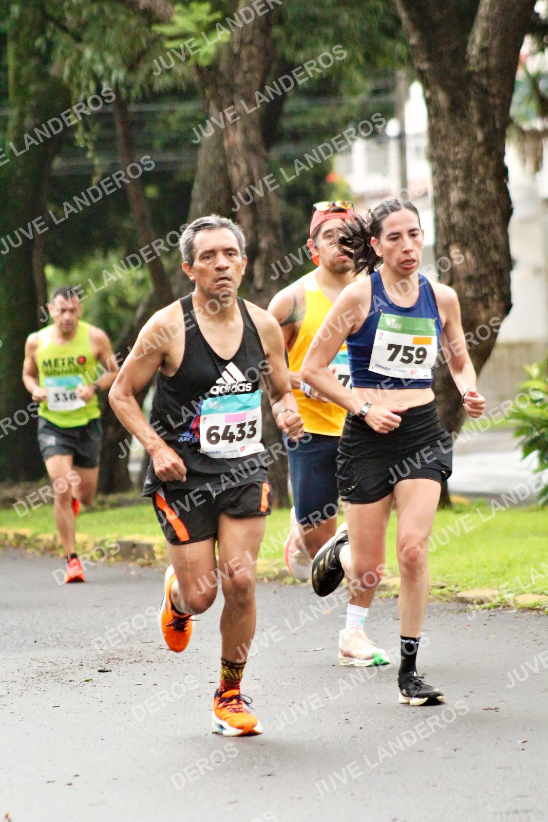 Foto del MEDIO MARATÓN ATLAS en Av. Patria, frente al Parque El Polvorín, Zapopan a las 08:04 · dorsal 759, 6433, 336, 7