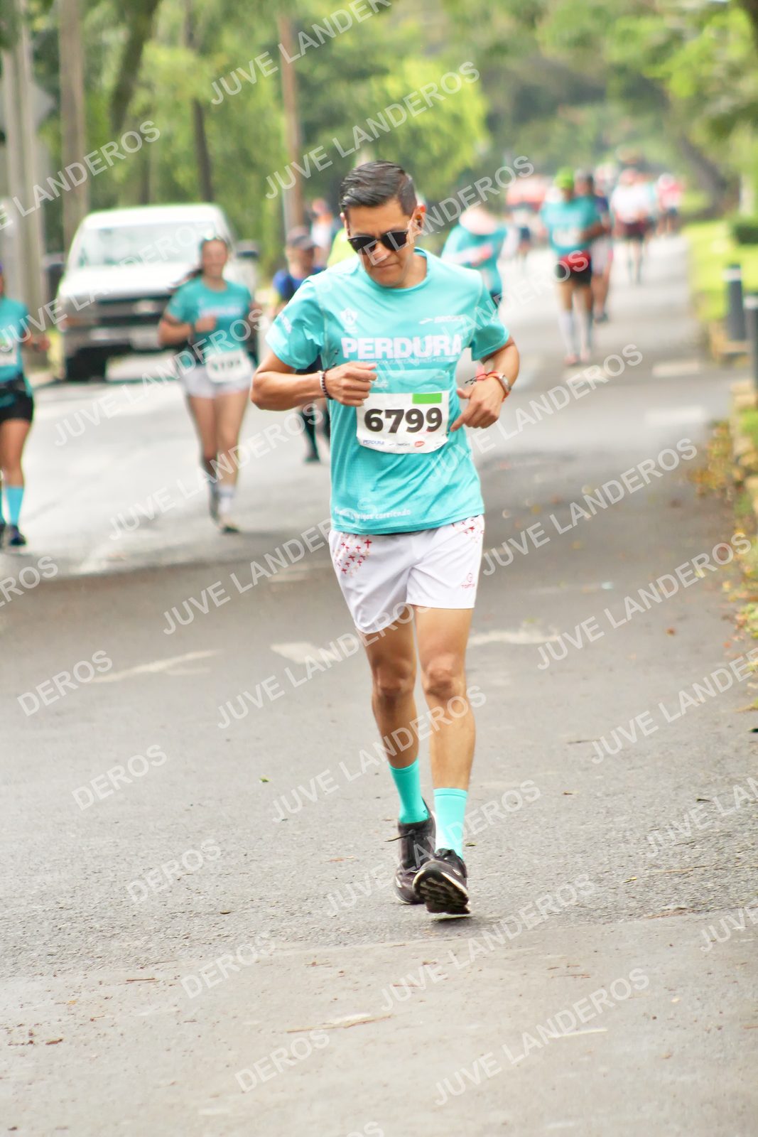 Foto del MEDIO MARATÓN ATLAS en Av. Patria, frente al Parque El Polvorín, Zapopan a las 09:06 · dorsal 6799