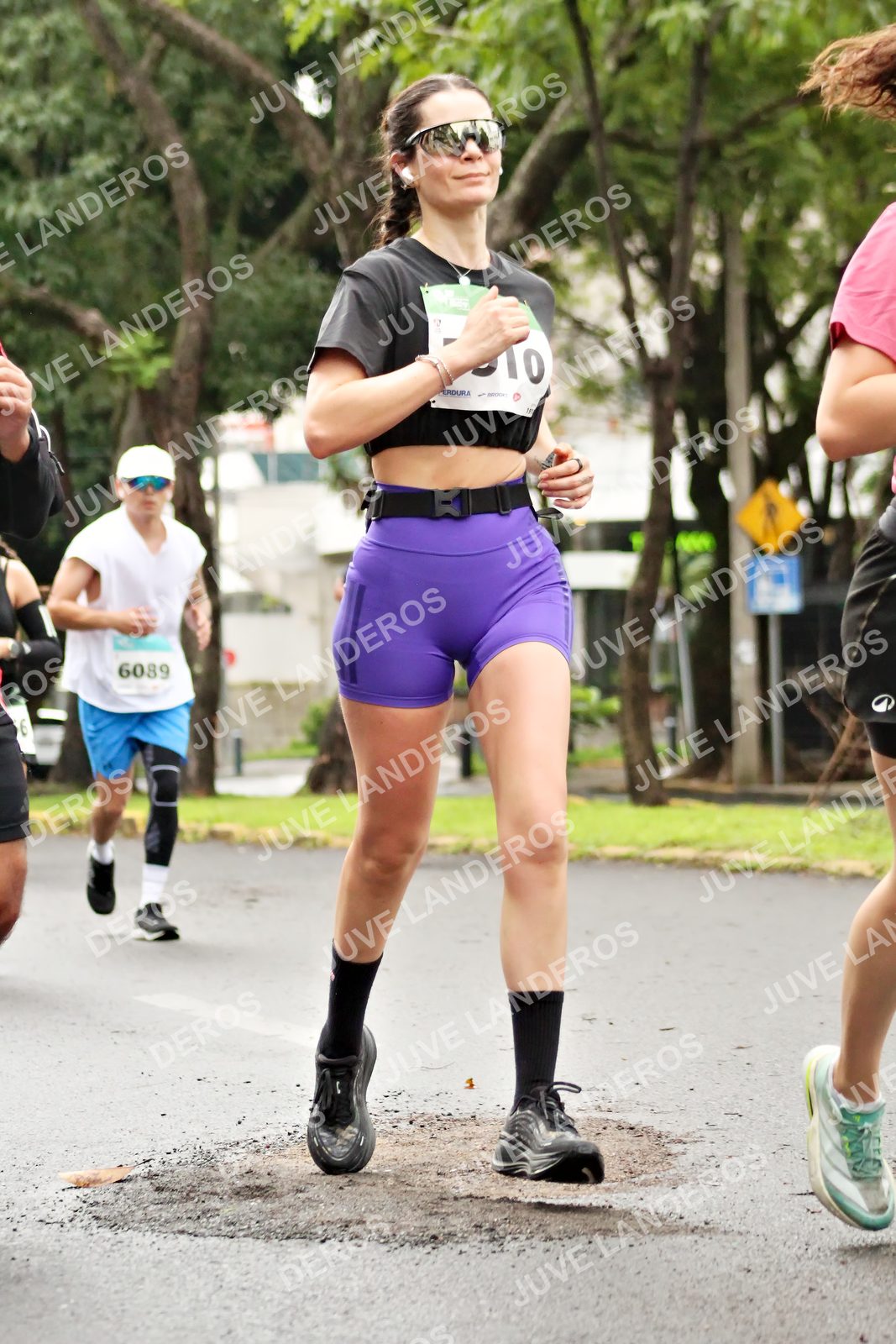 Foto del MEDIO MARATÓN ATLAS en Av. Patria, frente al Parque El Polvorín, Zapopan a las 08:27 · dorsal 6089, 6