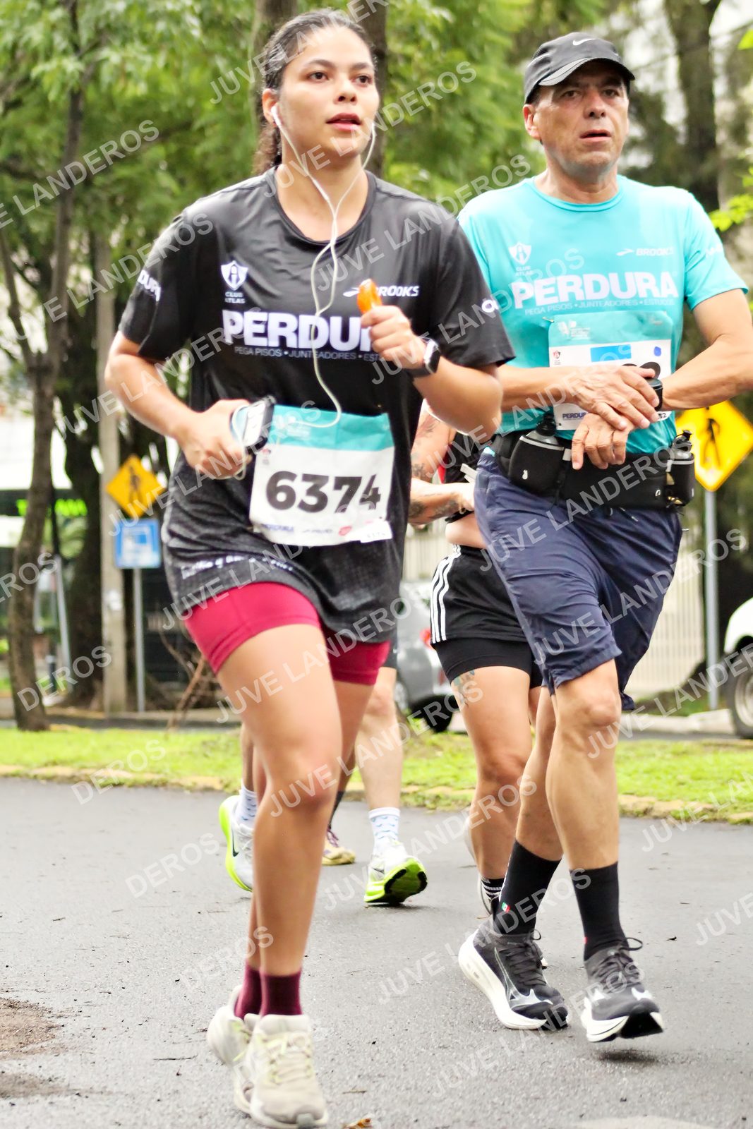 Foto del MEDIO MARATÓN ATLAS en Av. Patria, frente al Parque El Polvorín, Zapopan a las 08:31 · dorsal 6374