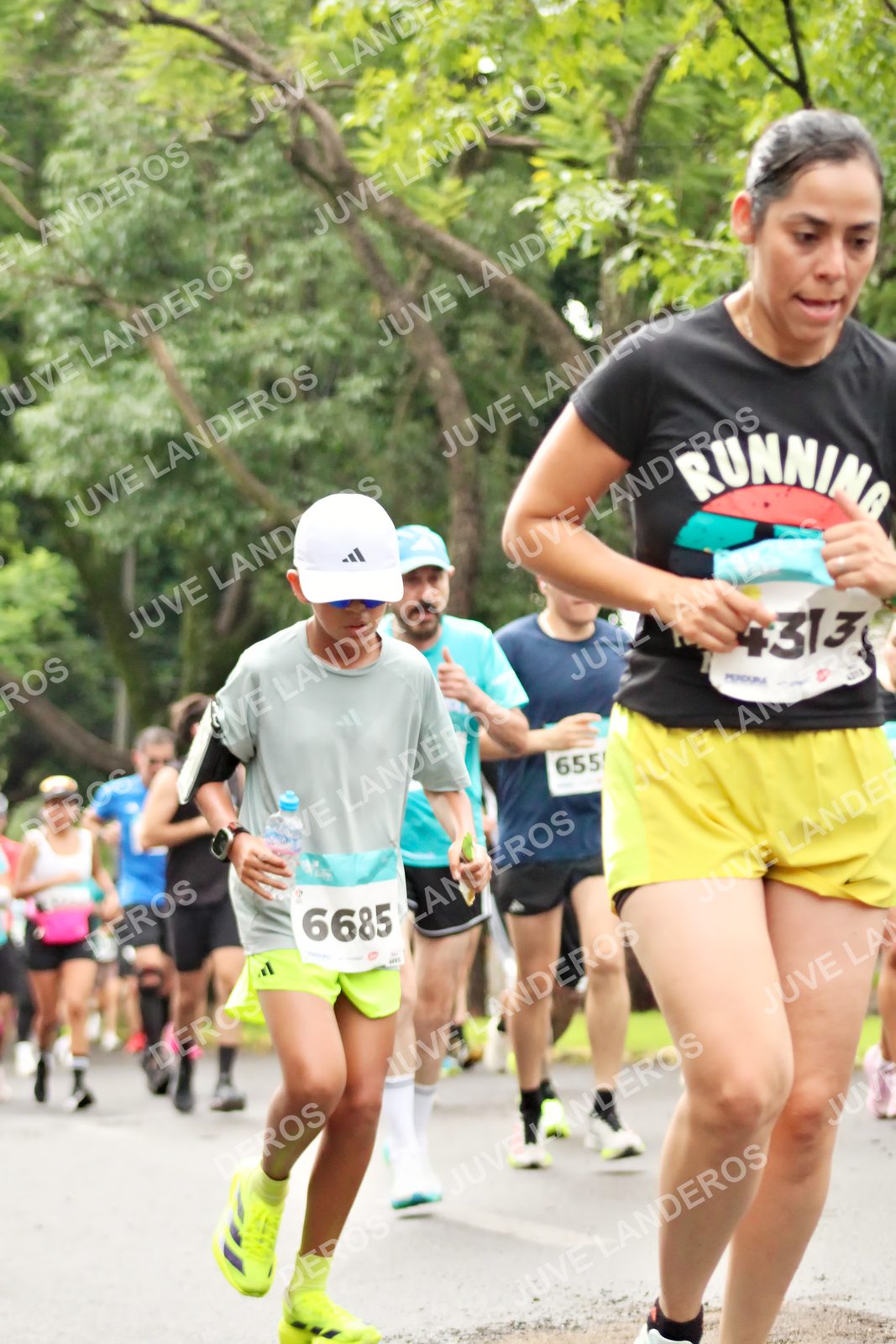 Foto del MEDIO MARATÓN ATLAS en Av. Patria, frente al Parque El Polvorín, Zapopan a las 08:39 · dorsal 6685, 4313