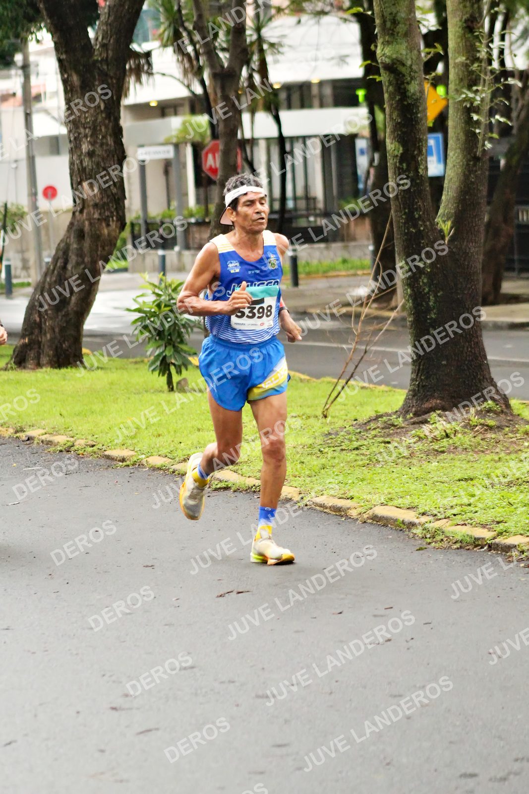 Foto del MEDIO MARATÓN ATLAS en Av. Patria, frente al Parque El Polvorín, Zapopan a las 08:09 · dorsal 5398