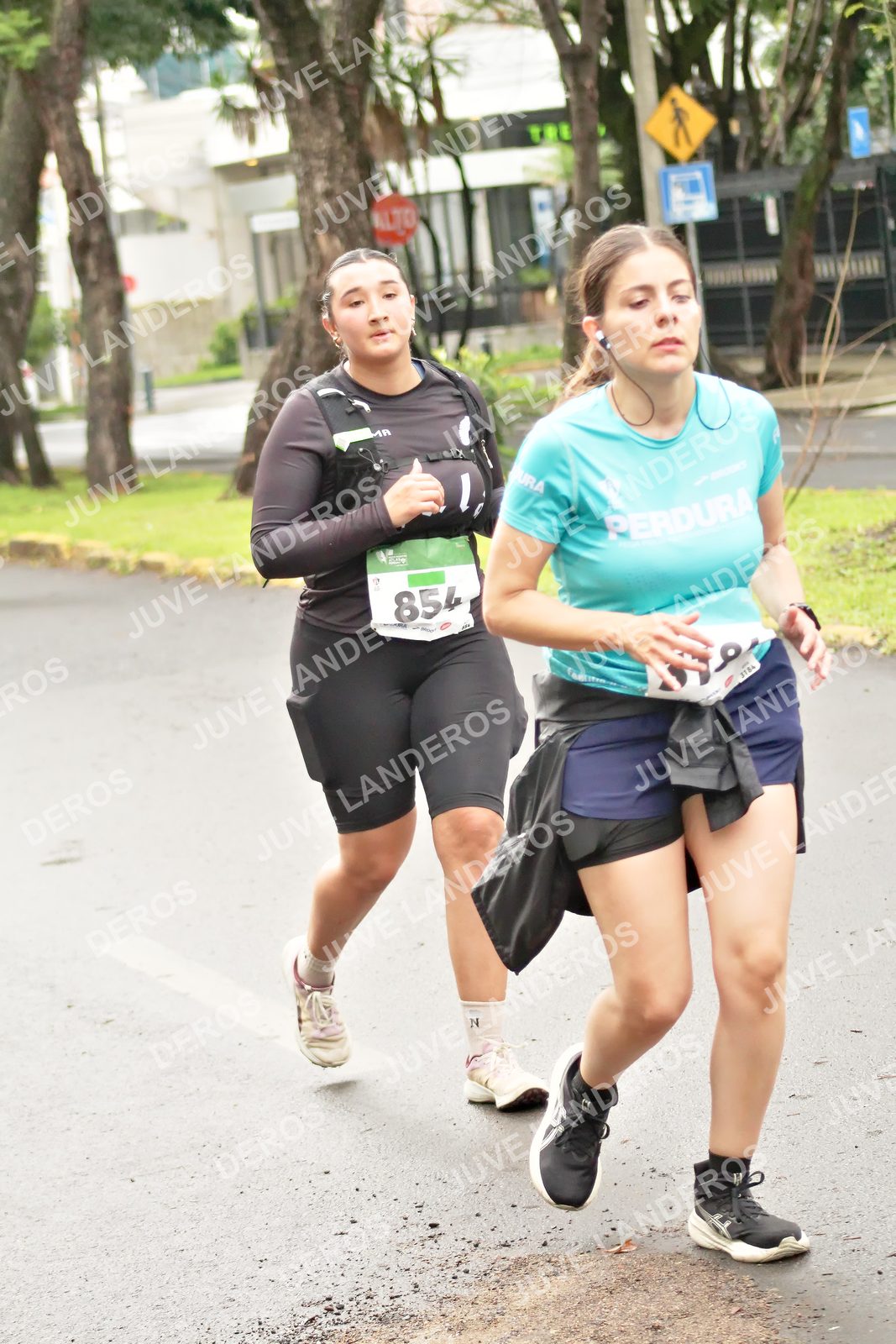 Foto del MEDIO MARATÓN ATLAS en Av. Patria, frente al Parque El Polvorín, Zapopan a las 08:49 · dorsal 854, 3184