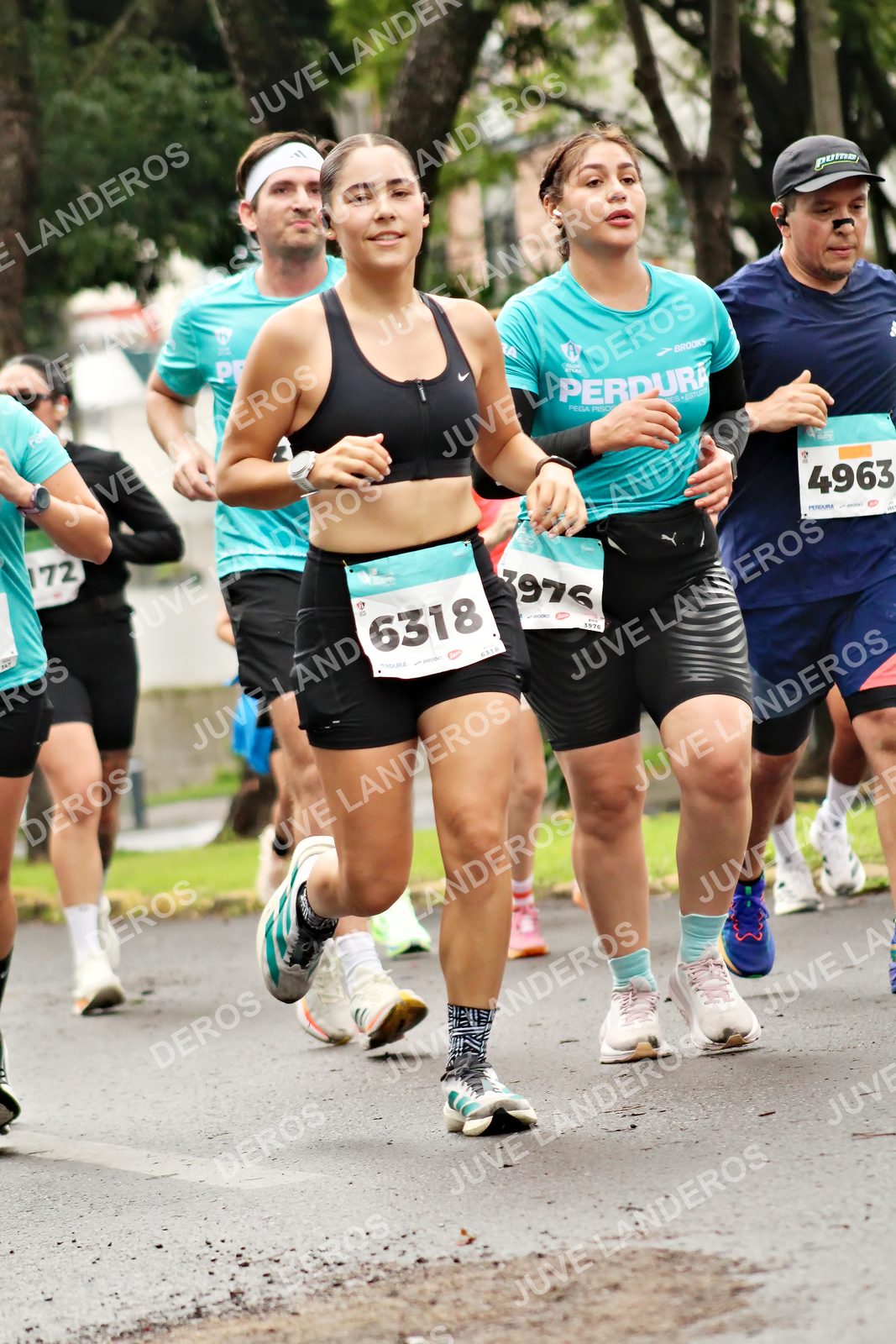 Foto del MEDIO MARATÓN ATLAS en Av. Patria, frente al Parque El Polvorín, Zapopan a las 08:33 · dorsal 6318, 4963, 172