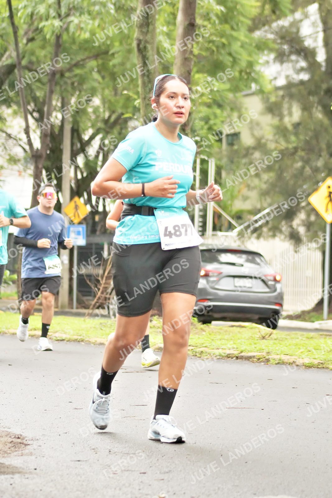 Foto del MEDIO MARATÓN ATLAS en Av. Patria, frente al Parque El Polvorín, Zapopan a las 08:48 · dorsal 4877
