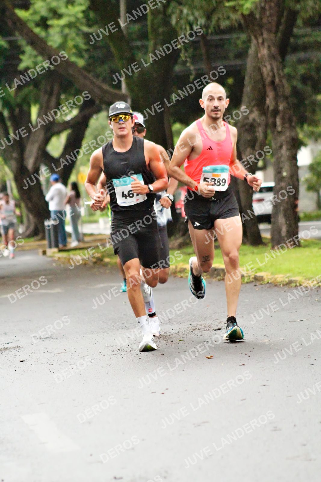 Foto del MEDIO MARATÓN ATLAS en Av. Patria, frente al Parque El Polvorín, Zapopan a las 07:59 · dorsal 46, 5889