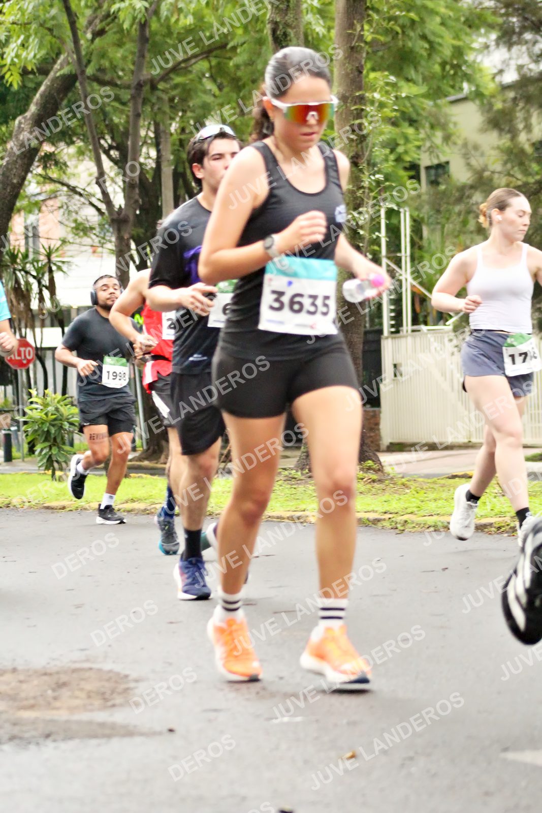Foto del MEDIO MARATÓN ATLAS en Av. Patria, frente al Parque El Polvorín, Zapopan a las 08:24 · dorsal 3635, 17, 1998, 2