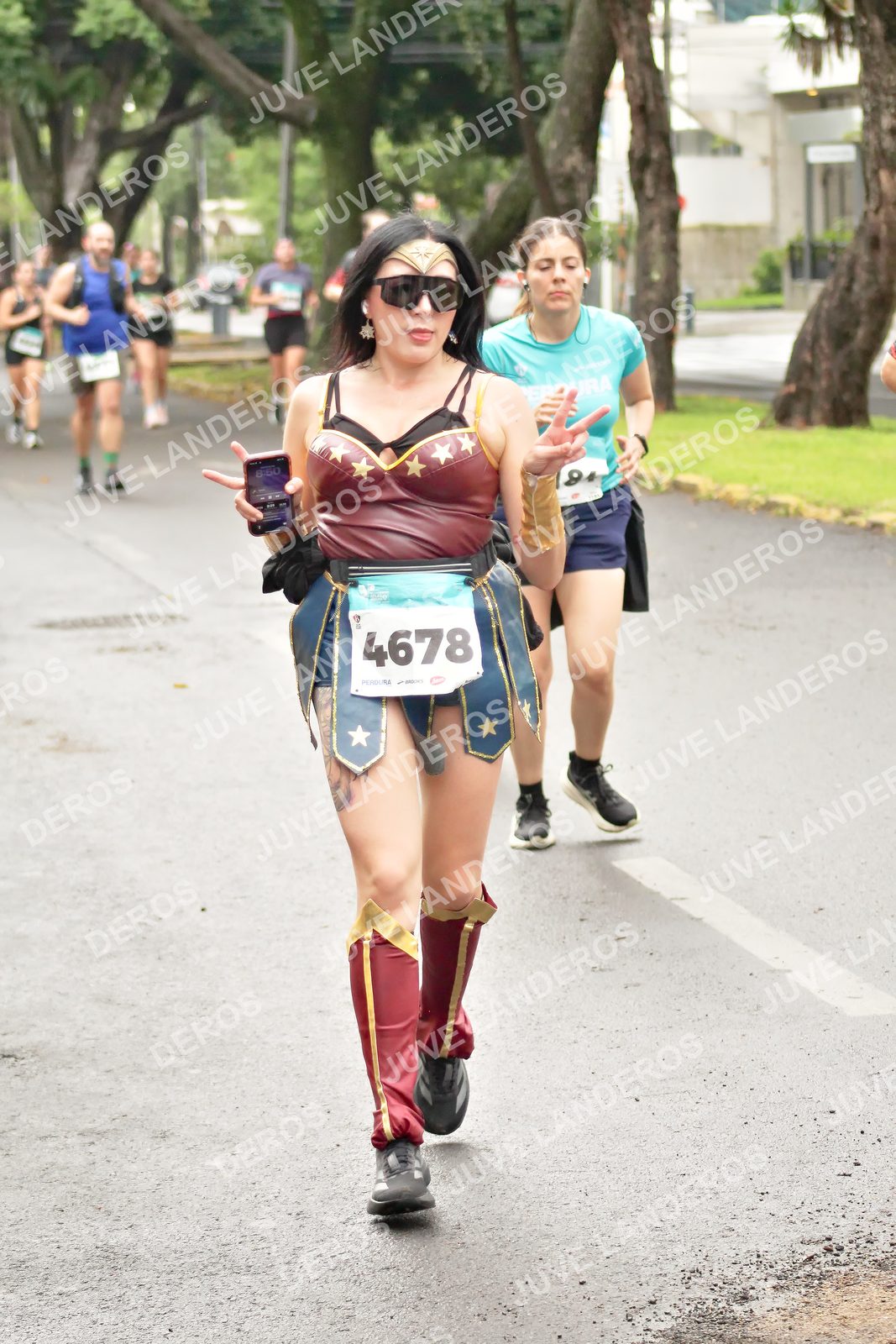 Foto del MEDIO MARATÓN ATLAS en Av. Patria, frente al Parque El Polvorín, Zapopan a las 08:49 · dorsal 4678