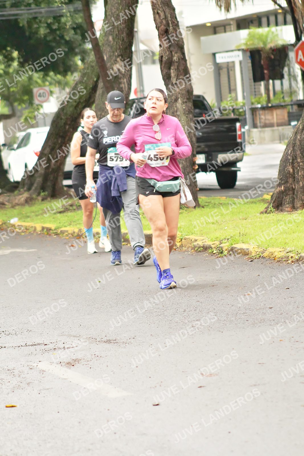 Foto del MEDIO MARATÓN ATLAS en Av. Patria, frente al Parque El Polvorín, Zapopan a las 08:57 · dorsal 579, 40