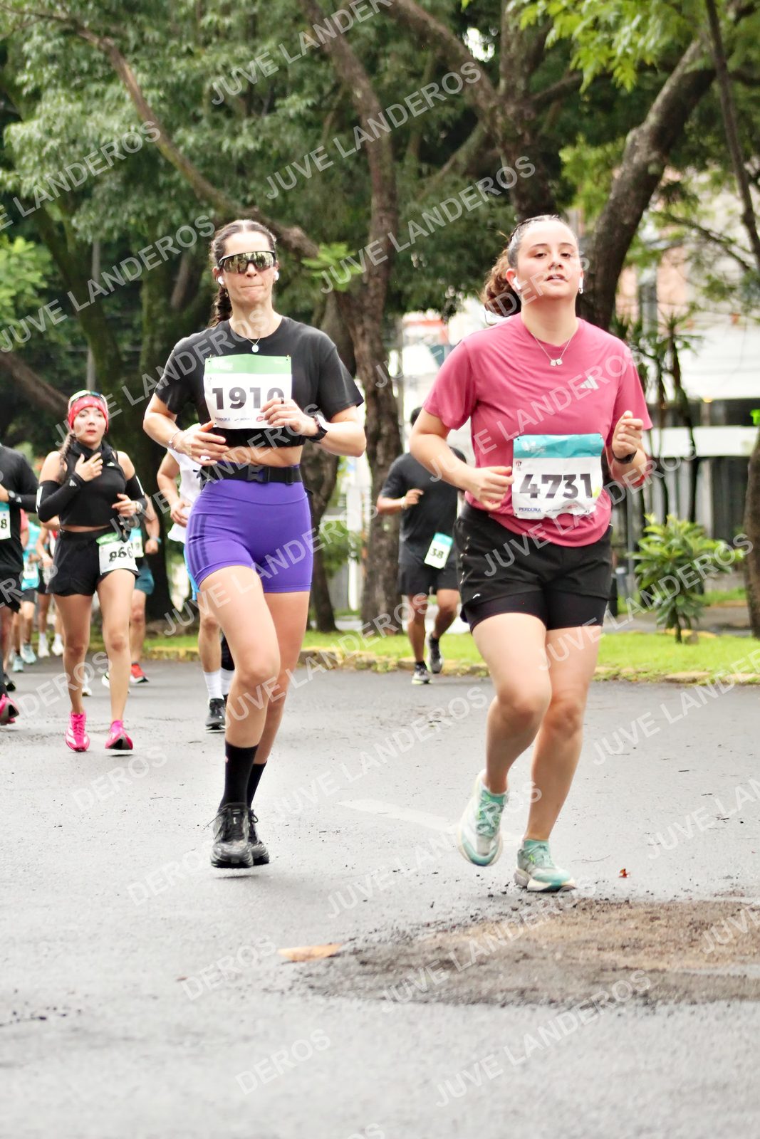 Foto del MEDIO MARATÓN ATLAS en Av. Patria, frente al Parque El Polvorín, Zapopan a las 08:27 · dorsal 4731, 1910, 38, 8