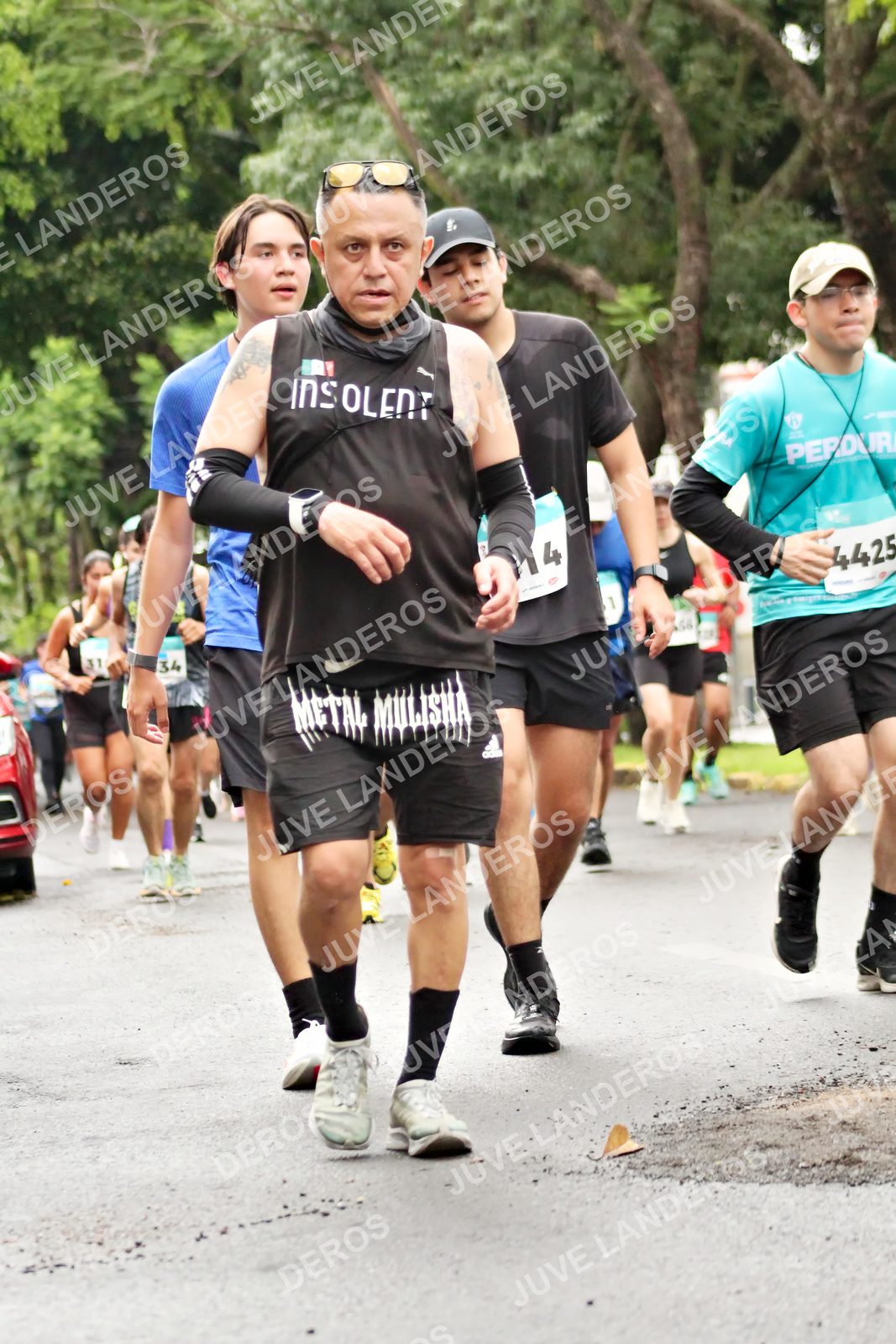 Foto del MEDIO MARATÓN ATLAS en Av. Patria, frente al Parque El Polvorín, Zapopan a las 08:33 · dorsal 4425, 4, 34, 1