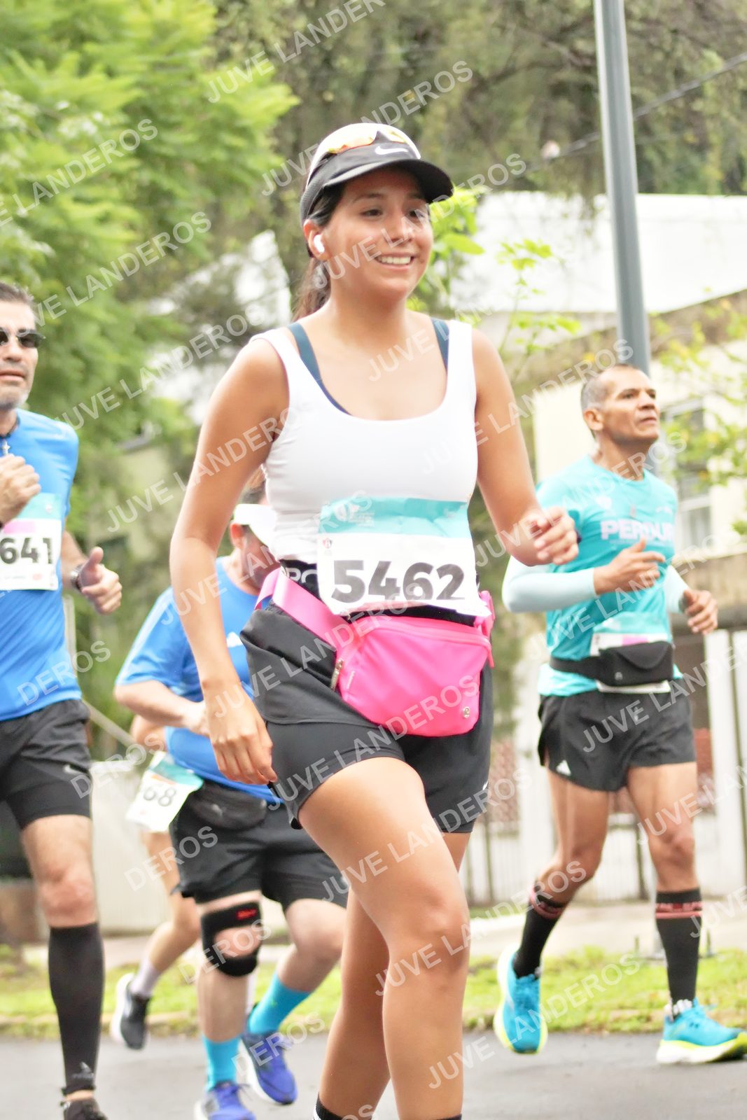 Foto del MEDIO MARATÓN ATLAS en Av. Patria, frente al Parque El Polvorín, Zapopan a las 08:40 · dorsal 641, 5462, 68