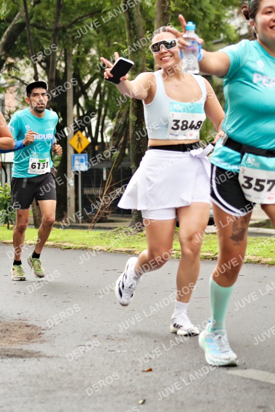 Foto del MEDIO MARATÓN ATLAS en Av. Patria, frente al Parque El Polvorín, Zapopan a las 08:31 · dorsal 357, 3848, 6131