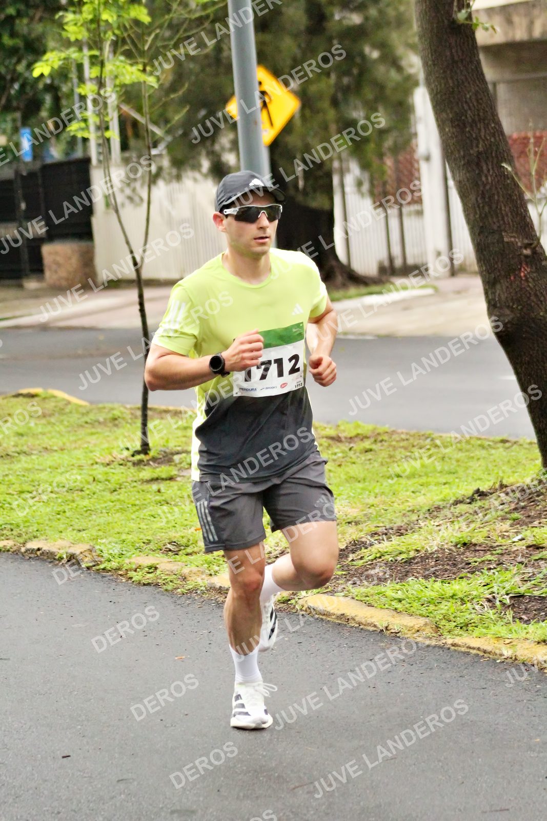 Foto del MEDIO MARATÓN ATLAS en Av. Patria, frente al Parque El Polvorín, Zapopan a las 08:03 · dorsal 1712