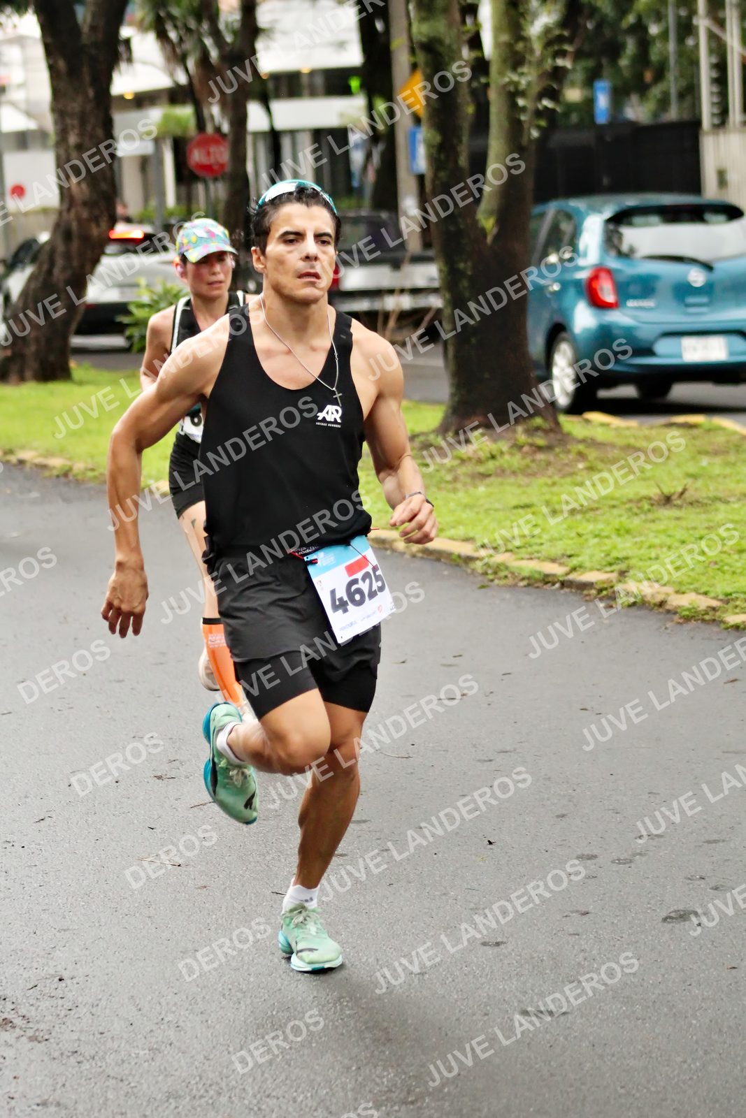 Foto del MEDIO MARATÓN ATLAS en Av. Patria, frente al Parque El Polvorín, Zapopan a las 08:14 · dorsal 4625