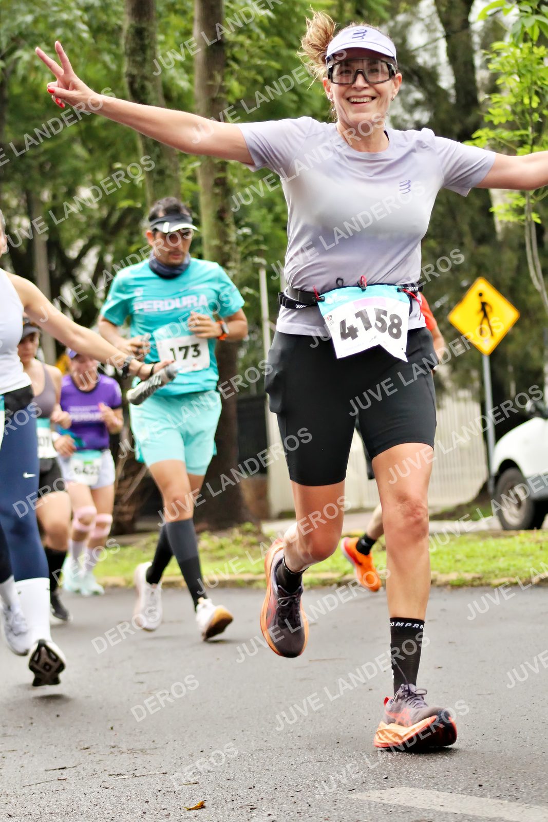 Foto del MEDIO MARATÓN ATLAS en Av. Patria, frente al Parque El Polvorín, Zapopan a las 08:34 · dorsal 4158, 1