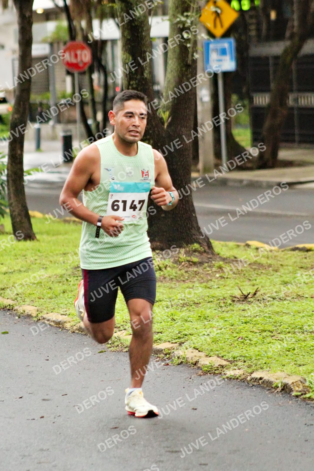 Foto del MEDIO MARATÓN ATLAS en Av. Patria, frente al Parque El Polvorín, Zapopan a las 07:55 · dorsal 6147