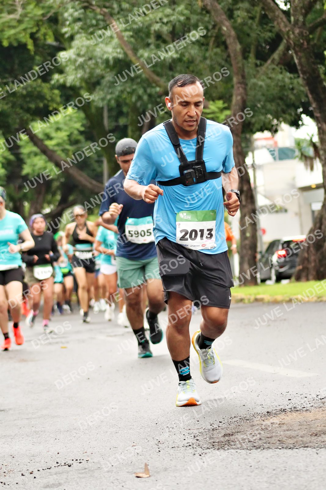 Foto del MEDIO MARATÓN ATLAS en Av. Patria, frente al Parque El Polvorín, Zapopan a las 08:41 · dorsal 2013, 5905